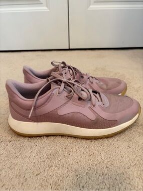 Lululemon Strongfeel Train Shoes Women Sz 8.5 Pink Mesh Running Workout Sneakers